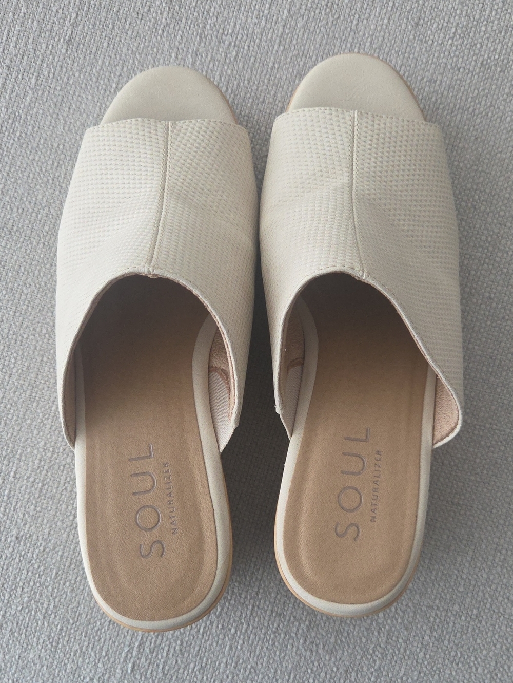 SOUL Naturalizer Beige Open-Toe Slide Mules